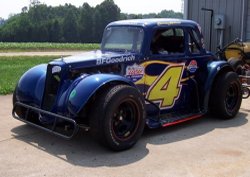 Chrissy Wallace drive AMS Legends Cars